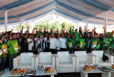 Babinsa Pegambiran Monitoring Kunjungan Kerja Menko Pangan di Gudang Bulog Kota Cirebon