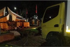 Ikon Cirebon Hancur Ditabrak Truk Selasa Dini Hari, Begini Kronologinya