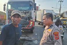 Kecelakaan 1 Motor dan 2 Dump Truck di Arjawinangun Cirebon, Pengendara Luka Berat