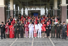 HUT ke-81 RI, Bupati Cirebon Beri Penghargaan PNS Berprestasi dan Satyalancana Karya Satya