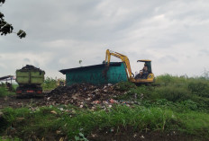 TPS Over Kapasitas, 20 Armada DLH Cirebon Dikerahkan ke Japura Kidul