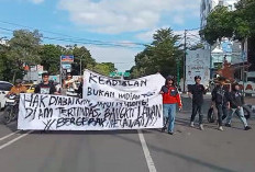 Mayday di Cirebon: Mahasiswa Gelar Unjuk Rasa Blokade Pantura dan Jalan Siliwangi