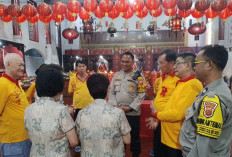 Polisi Siaga Amankan Perayaan Sejit Dewi Pek Khu Thay Fud di Vihara Boen San Tong Cirebon