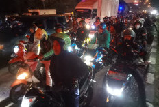 Arus Balik di Pantura Cirebon Membludak, Ribuan Motor Padati Jalan Sejak Pagi hingga Malam