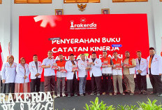 Fraksi PKS Kuningan Launching Buku Catatan Kinerja DPRD