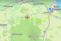 Dua Pesawat Hercules Terbang Rendah Lintasi Cirebon