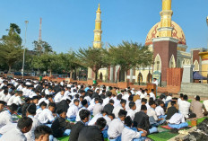 Ribuan Warga Majalengka Gelar Shalat Istisqa, Berharap Hujan Segera Turun