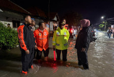 Darurat Banjir! Plt Camat Astanajapura Imbau Warga Jaga Lingkungan dan Tidak Sembarangan Bikin Bangunan 