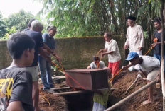 Tangis Keluarga Pecah, Jenazah Egi Tiba dari Bali Langsung Dimakamkan