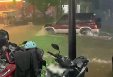Sore Hingga Malam Diguyur Hujan, Jalan Perjuangan Kota Cirebon Terendam