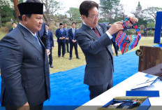 Diplomasi ‘Anabul’ ala Prabowo, Hadiahkan Baju untuk Anjing Presiden Korsel