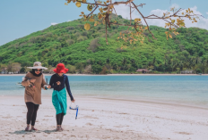 4 Rekomendasi Pantai Berpasir Putih untuk Liburan Keluarga, Cocok Ajak Anak