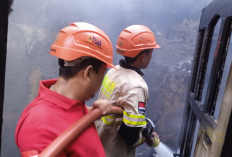 Korsleting Listrik Picu Kebakaran Rumah Warga Anjatan Utara Indramayu