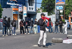 REPDEM Geruduk Balai Kota Cirebon, Desak Wali Kota Cabut Satgas Pajak dan Soroti Tunjangan DPRD