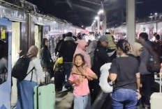 Hebat! PT KAI Daop 3 Cirebon Operasikan 3.762 Kereta Api Selama Lebaran Tanpa Insiden