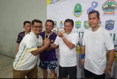 Bupati Majalengka Eman Suherman Sabet Emas Bulutangkis Porsenitas XIII, Kalahkan Ciamis 2-0