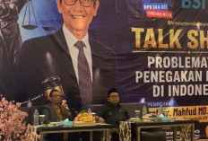 Mahfud MD Ungkap Kunci Penegakan Hukum Berkeadilan Saat Talkshow di Cirebon