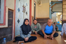 Kisah Inspiratif! Siswi Yatim Piatu di Cirebon, Tetap Berprestasi dan Bercita-cita Ingin Jadi Guru