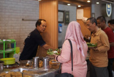 Rekomendasi 4 Nasi Jamblang di Cirebon untuk Makan Siang, Enak dan Legendaris