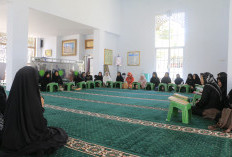 Belajar Al-Qur’an hingga Berbagi Takjil, Ramadan DWP Kota Cirebon Berakhir Khidmat