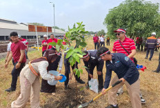 HUT ke-81 RI, KAI Daop 3 Cirebon Gelar Green Movement di Stasiun Cirebon Prujakan