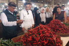 Harga Cabai di Pasar Jagasatru Cirebon Naik Akibat Cuaca, Berpotensi Kembali Merangkak Jelang Ramadan