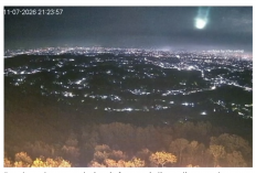 Penjelasan Meteor yang Melintasi Pulau Jawa dan Dentuman di Cirebon - Kuningan