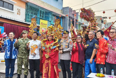 Barongsai-Liong Iringi Peresmian Gapura Pecinan Cirebon, Winaon Mendadak Semarak