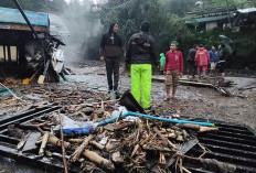 Terjadi Setiap Hari Sabtu, Kawasan Wisata Guci Kembali Diterjang Banjir Bandang