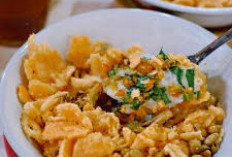 Bubur Ayam Moh Toha: Legenda Kuliner Cirebon yang Tak Lekang oleh Waktu