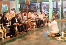 Panjang Jimat Keraton Kasepuhan Cirebon, Prosesi Adat Gambarkan Makna Kelahiran Manusia