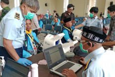 Kloter Pertama 441 Jemaah Haji Indramayu Tiba di Asrama Haji Kertajati, Siap Berangkat Besok