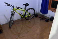 Diguyur Hujan Lebat, Banjir Kembali Rendam Permukiman Warga di Kota Cirebon