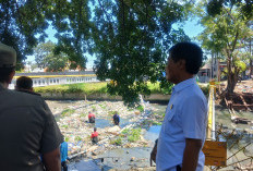 Pemkot Besihkan Sampah Sukalila yang Menumpuk, Walikota Pasang Peringatan bagi Buang Sampah Sembarangan  