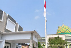 30 September 2026, Pemdes Heuleut Majalengka Kibarkan Merah Putih Setengah Tiang