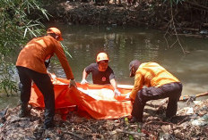 Mayat Tanpa Identitas Ditemukan Hanyut di Sungai Kedungpane Cirebon