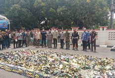 Pemkab Indramayu Musnahkan 9.306 Botol Miras Hasil Razia 1,5 Bulan