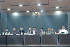 Eks Jampidsus Febrie Adriansyah Jadi Tersangka Dugaan Korupsi dan TPPU, Polisi Sita Emas 74 Kg 