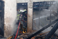 Kebakaran di Kuningan: Rumah Petani di Ciniru Hangus Dilalap Api, Kerugian Tembus Rp101 Juta