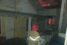 Diduga Korsleting Listrik, Rumah dan Kontrakan di Gempol Cirebon Terbakar