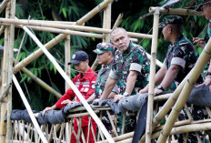 Aster Kasad Gerak Cepat! Turun Gunung Cek Pembangunan Jembatan Gantung di Cirebon