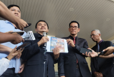 Roy Suryo Ditangkap Polisi Terkait Ijazah Jokowi, Kuasa Hukum Sebut Ada Kejanggalan