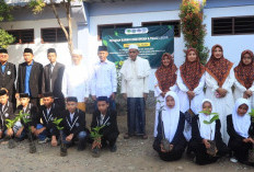 Pesantren Babakan Ciwaringin Tanamkan Cinta Lingkungan, Wisudawan Wajib Bawa Bibit Pohon
