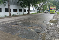 Jalan Rusak Merebak di Kota Cirebon, DPUTR Diminta Bergerak Cepat