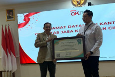 APPSI Kota Cirebon Berikan Award ke OJK Cirebon 