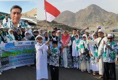 Gema Indonesia Raya di Jabal Rahmah, Jamaah Umrah Khidmat Rayakan HUT ke-81 RI