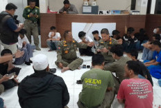 20 Pelajar Terjaring Razia di Indramayu, Ditemukan Judi Online dan Konten Negatif di Handphone