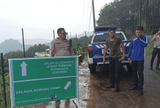 Satlantas Polres Kuningan Pasang Rambu Penunjuk Arah di Sejumlah Jalur Strategis Wisata