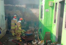 Rumah Keluarga Janda 5 Anak di Cirebon Terbakar, Kerugian Capai Rp100 Juta