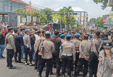 Demo di Kajari Kuningan Memanas, Massa Tuntut Kasus Kuningan Caang Dibuka Lagi